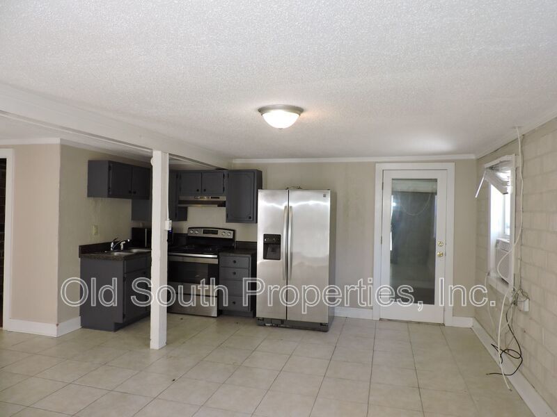 Cute cottage in East Hill! property image