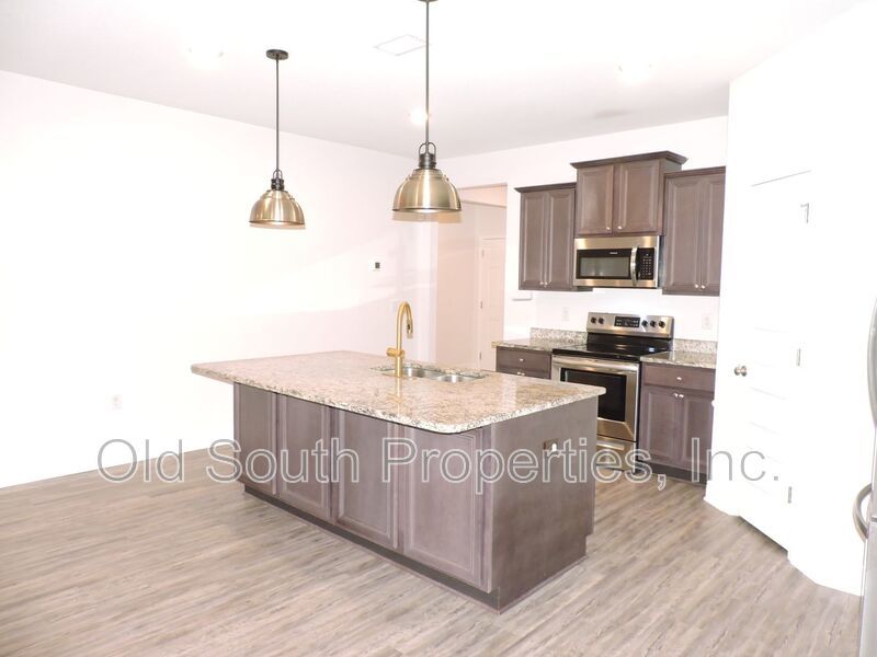 Convenient location in Pace! property image