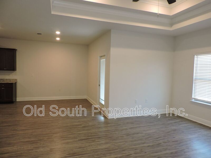 Convenient location in Pace! property image