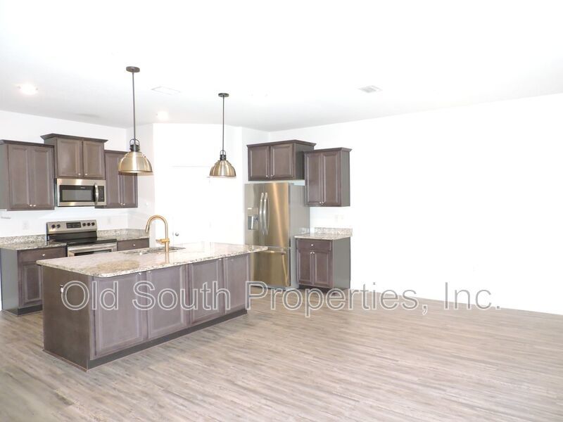 Convenient location in Pace! property image