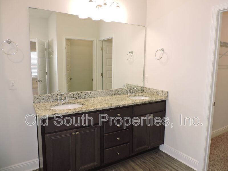 Convenient location in Pace! property image