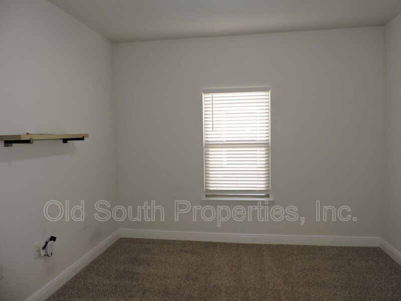 Convenient location in Pace! property image