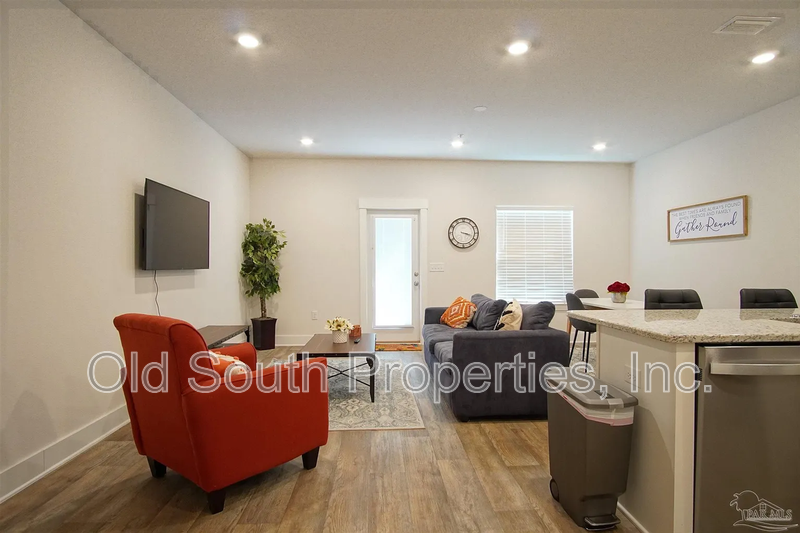 Easy access to Navy Federal complex, shopping & interstate. property image