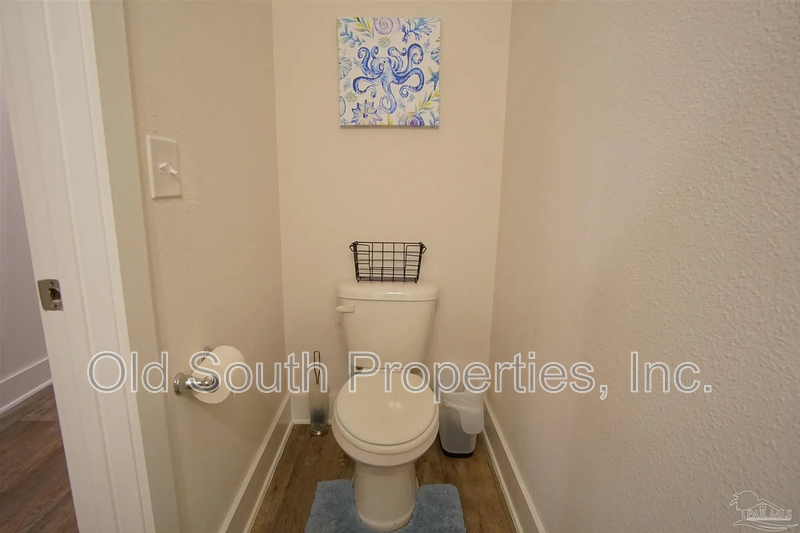 Easy access to Navy Federal complex, shopping & interstate. property image