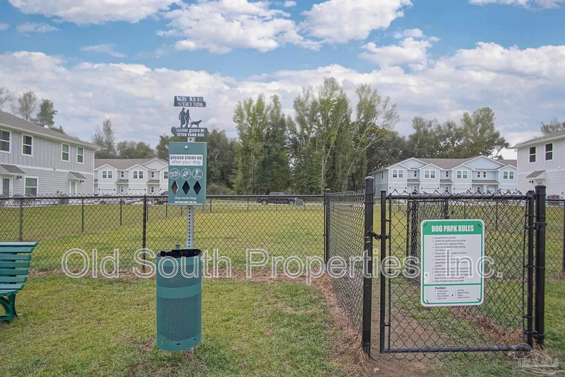 Easy access to Navy Federal complex, shopping & interstate. property image