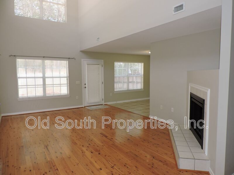 Conveniently located to shopping & Whiting Field! property image