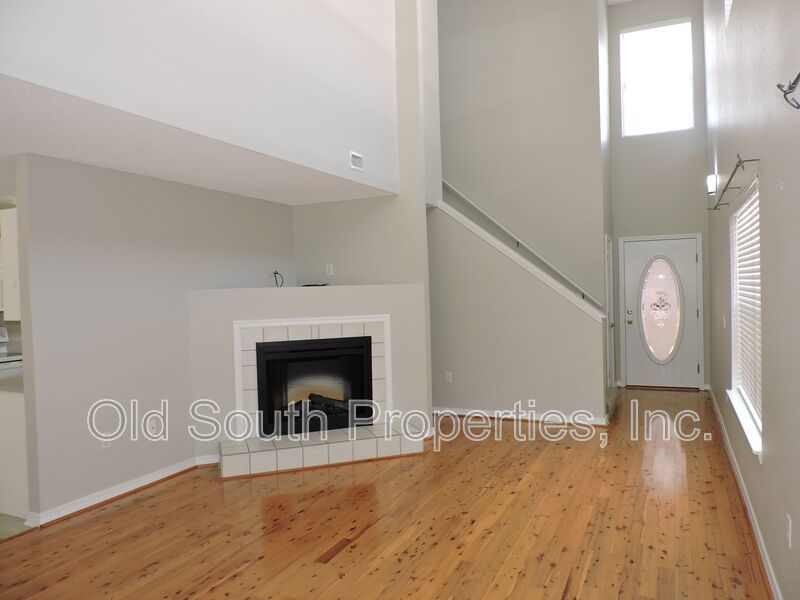 Conveniently located to shopping & Whiting Field! property image