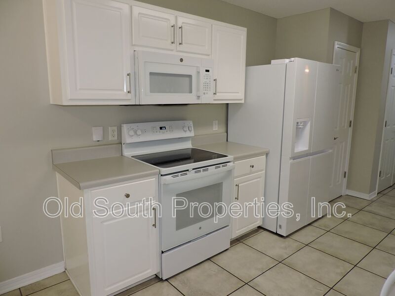 Conveniently located to shopping & Whiting Field! property image