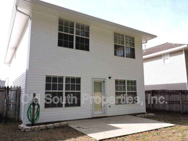 Conveniently located to shopping & Whiting Field! property image