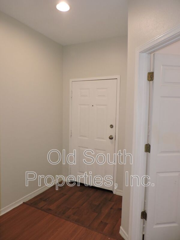 Easy access to interstate, shopping & hospitals! property image