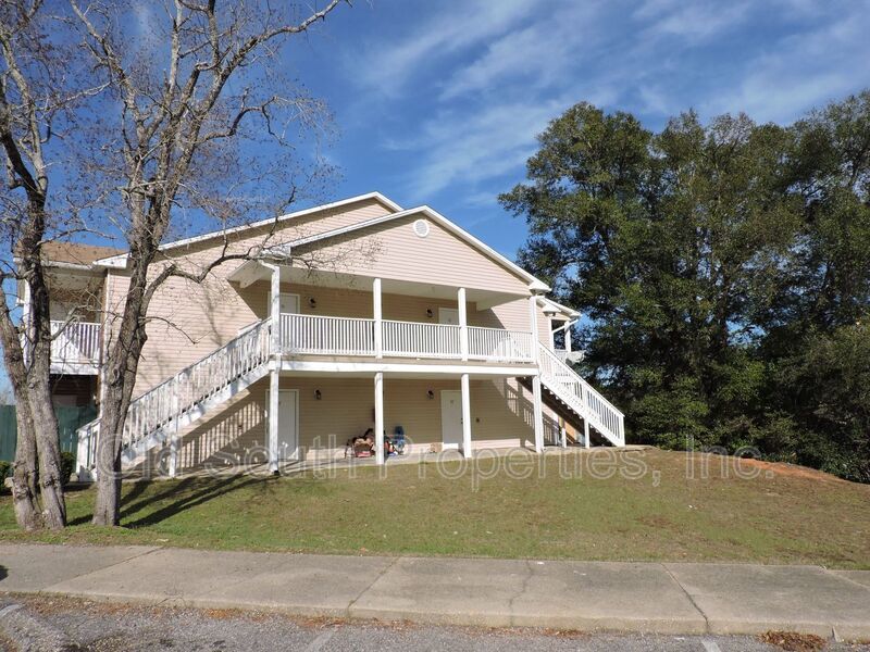 Upstairs unit with lots of updates! property image