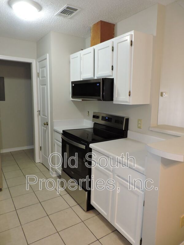 Upstairs unit with lots of updates! property image