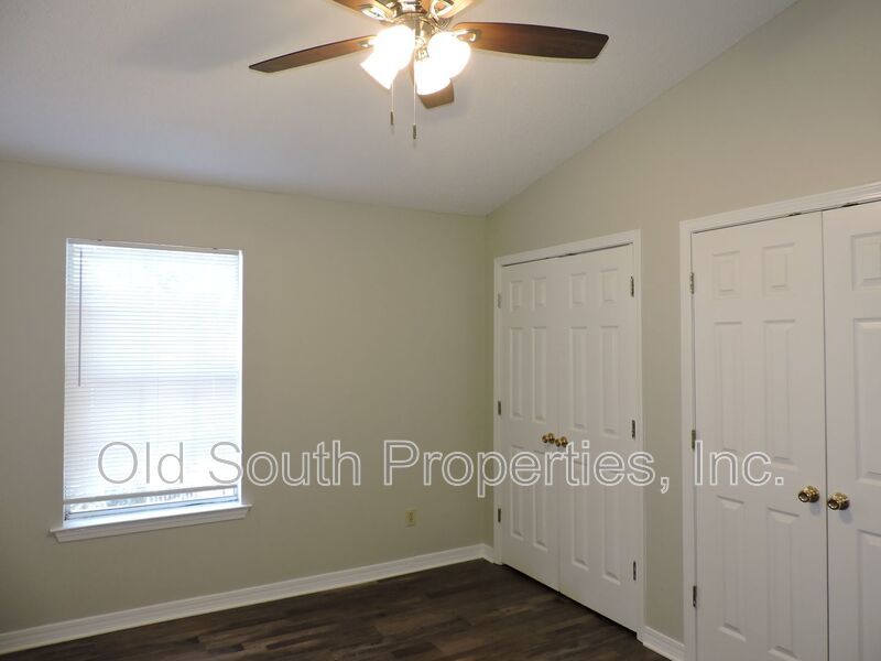 Upstairs unit with lots of updates! property image
