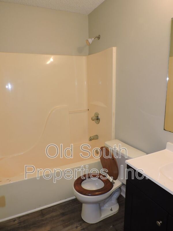 Upstairs unit with lots of updates! property image