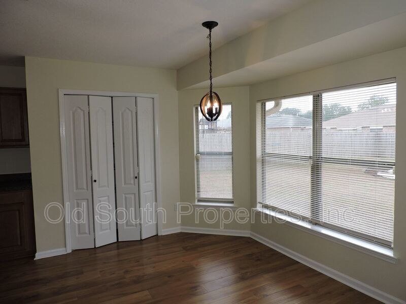 Four bedroom home near Whiting Field! property image