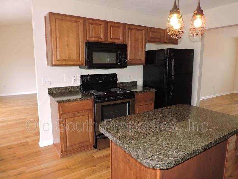 Four bedroom home near Whiting Field! property image