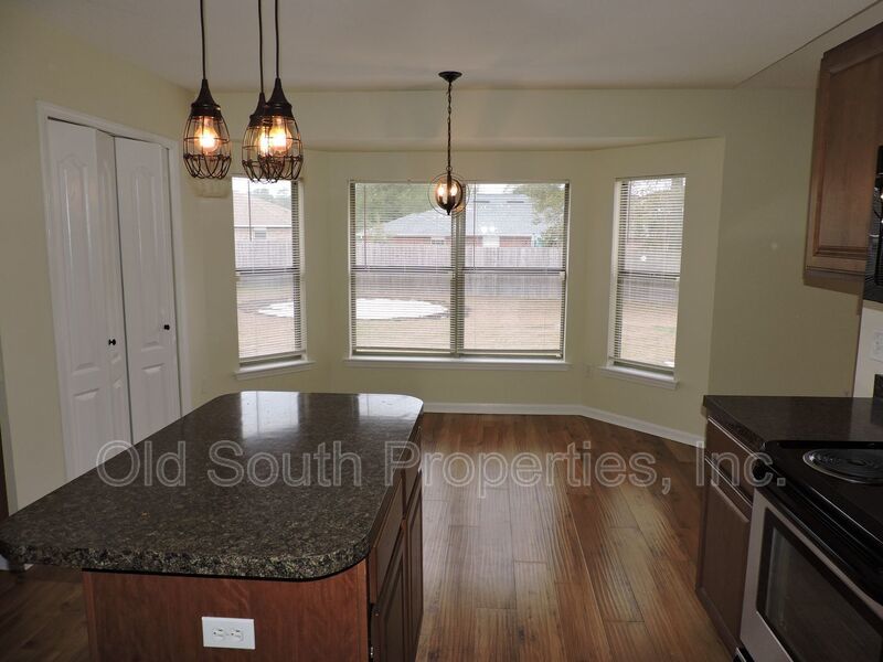 Four bedroom home near Whiting Field! property image