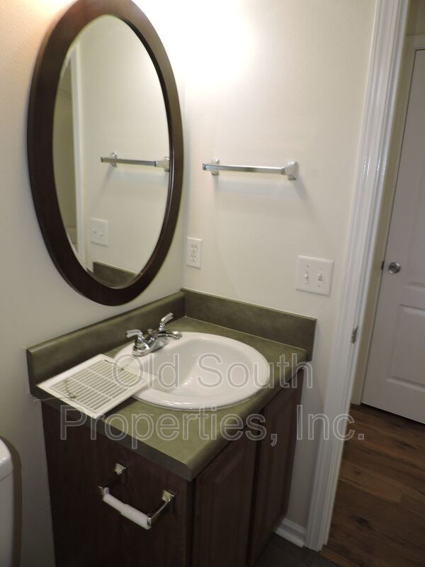 Four bedroom home near Whiting Field! property image