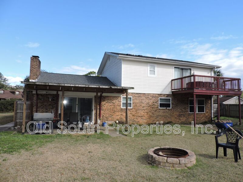 Easy access to bases & shopping! property image