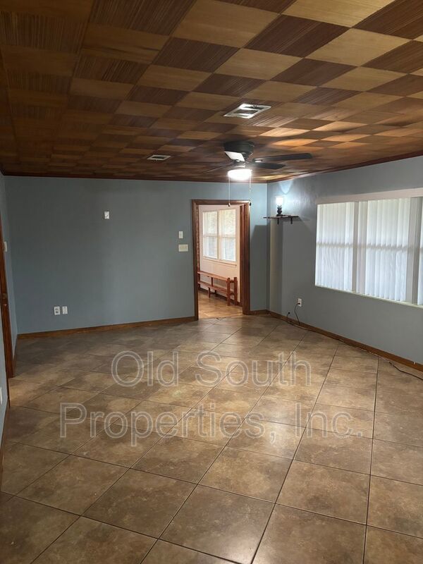 425 Rentz Ave property image