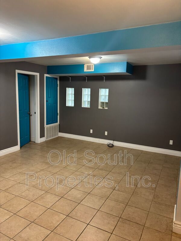 425 Rentz Ave property image