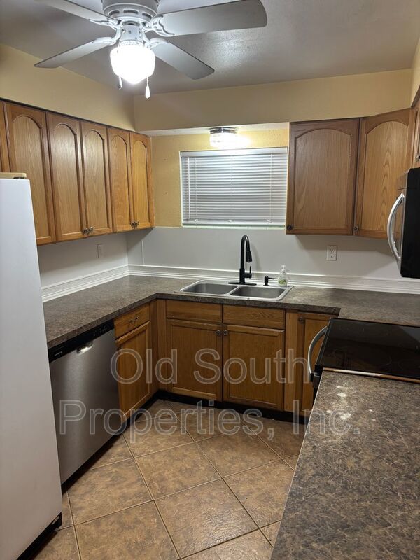 425 Rentz Ave property image