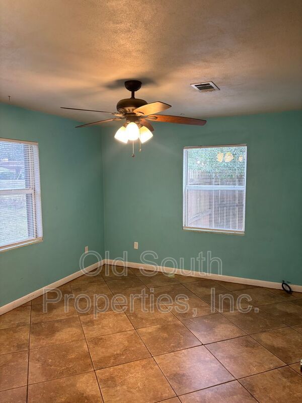 425 Rentz Ave property image