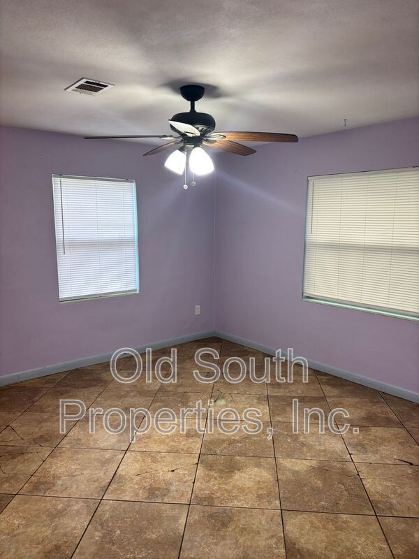 425 Rentz Ave property image