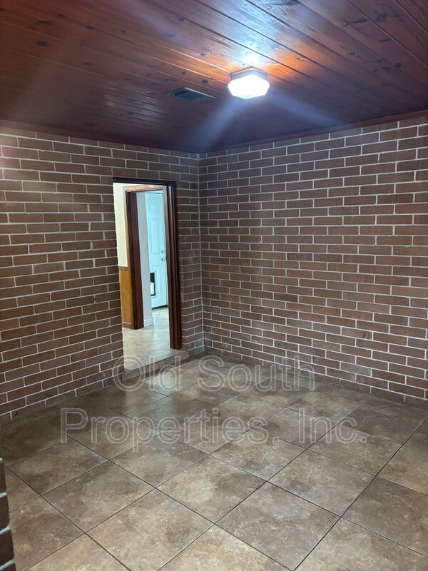 425 Rentz Ave property image