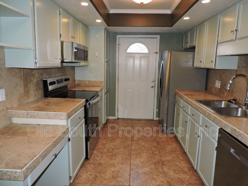 Convenient Northeast location! property image