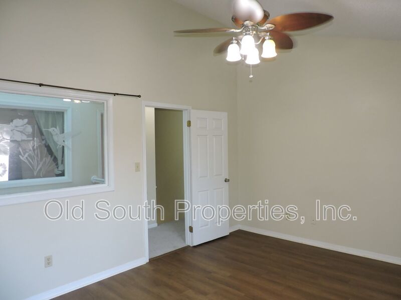 Convenient Northeast location! property image