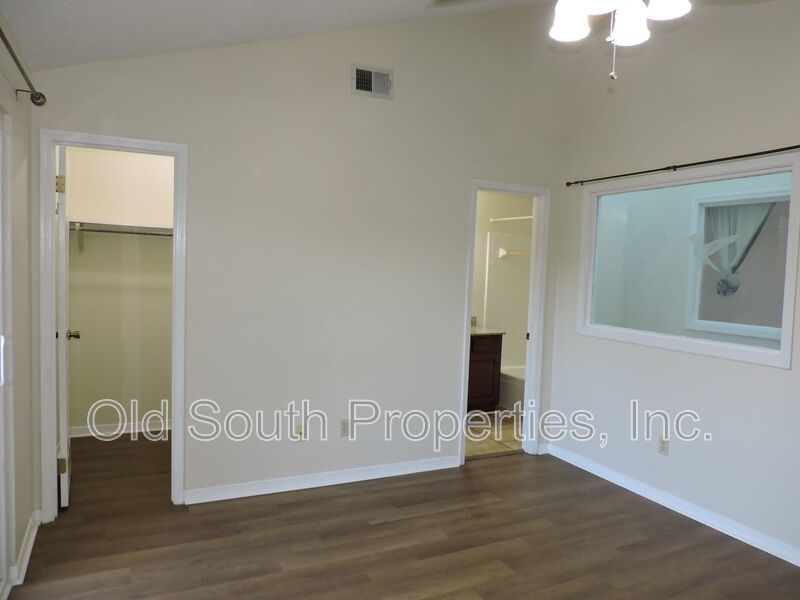 Convenient Northeast location! property image