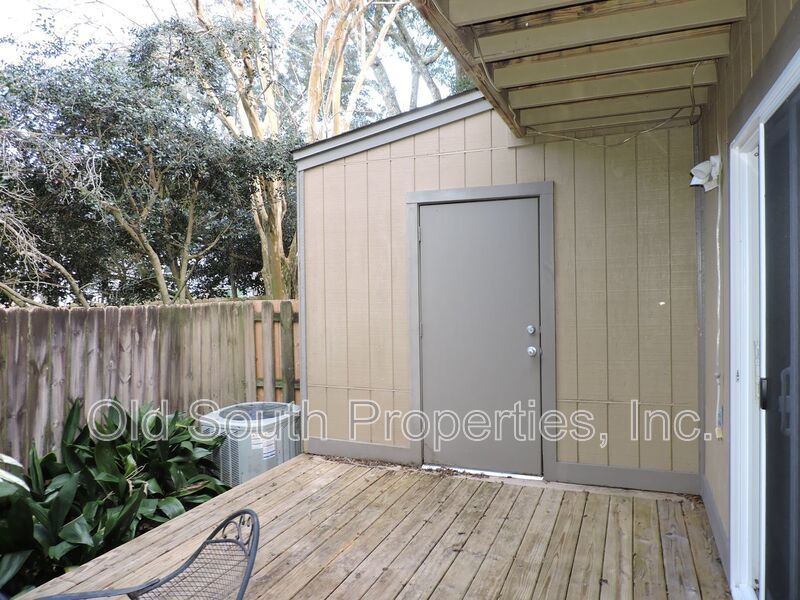 Convenient Northeast location! property image