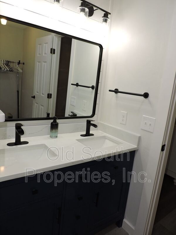 Easy access to bases & Perdido Key! property image