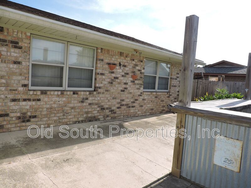 Easy access to bases & Perdido Key! property image