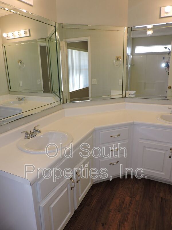 Convenient to NAS and Corry! property image