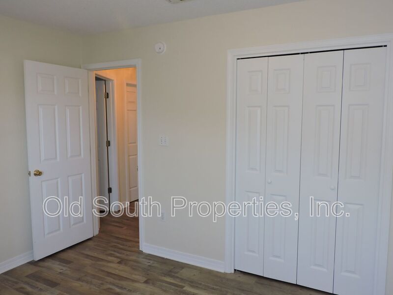 Easy access to bases & shopping! property image